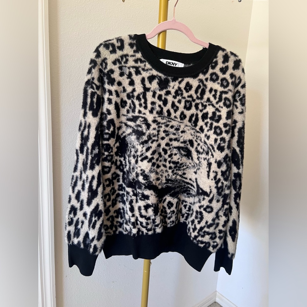 DKNY Cheetah Print Black & Ivory Crew Neck Long Sleeve Sweater Women XL EUC